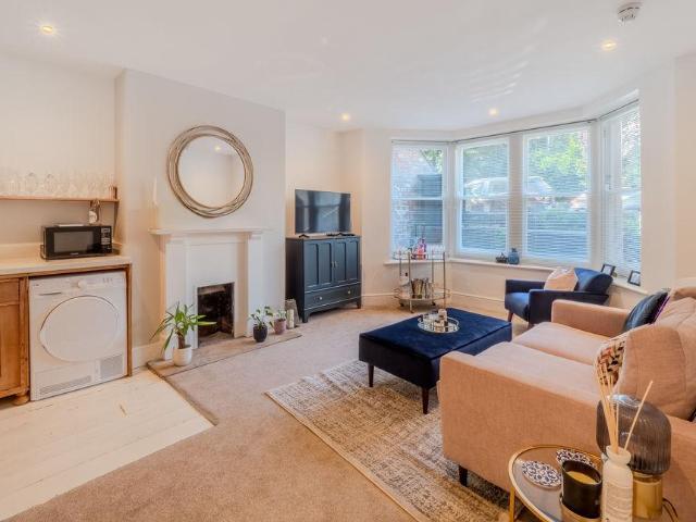 Alma Road, Clifton 1 bed apartment to rent £2,300 pcm £531 pw