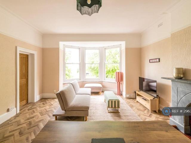 Alma Road, Bristol, BS8 3 bed flat to rent £2,400 pcm £554 pw