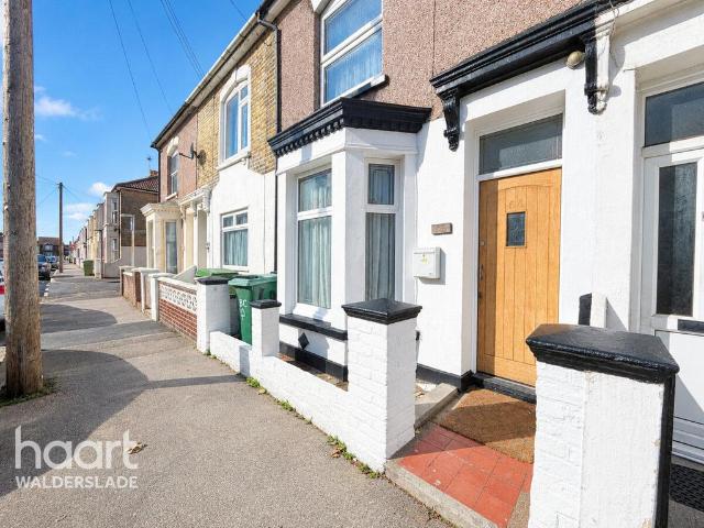 Alma Road, SHEERNESS 3 bed terraced house to rent £1,400 pcm £323 pw