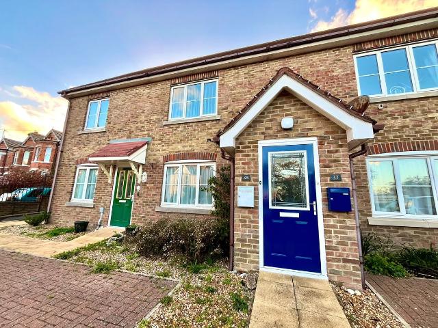 Alma Road, Weymouth DT4, 2 bed flat to rent, £1,225 pcm | PrimeLocation