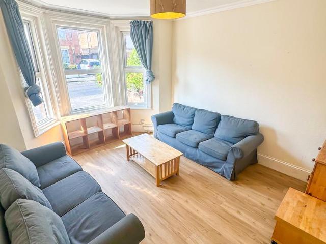 Alma Road, Winton, Bournemouth 6 bed detached house to rent £3,500 pcm £808 pw