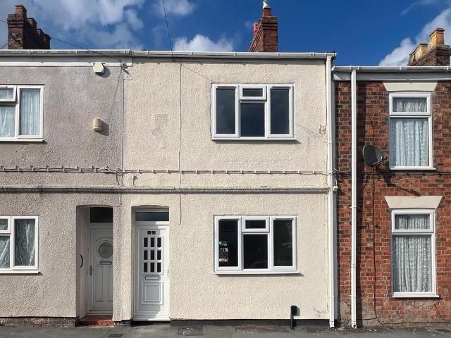 Alma Street, WITHERNSEA 3 bed terraced house to rent £700 pcm £162 pw