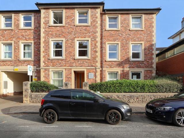 Alma Vale Road, Bristol, BS8 3 bed flat to rent £2,325 pcm £537 pw