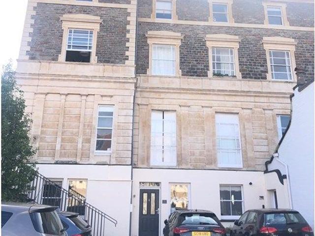 Alma Vale Road, Bristol BS8, 3 bed flat to rent, £2,300 pcm | PrimeLocation
