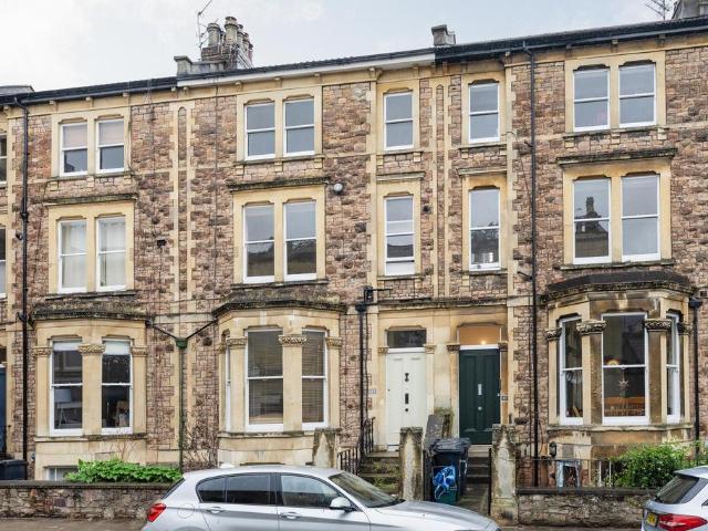 Alma Vale Road, Clifton 2 bed flat to rent £1,550 pcm £358 pw