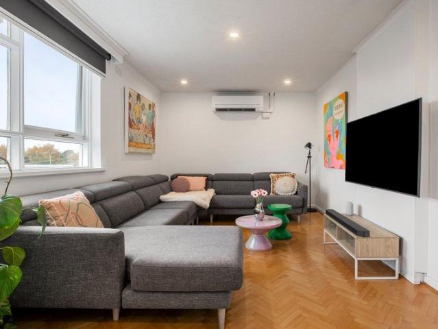 Alma Village Top Floor Apartment with Sweeping Views