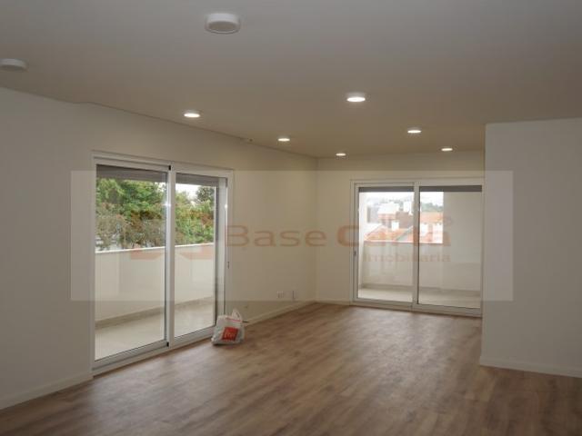 ALMADA VELHA / CASA DA CERCA: Apartamento 3 assoalhadas, terraço