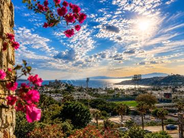 Almandan Bodrum Merkez Satılık Müstakil Taşev Kale deniz Manzalı