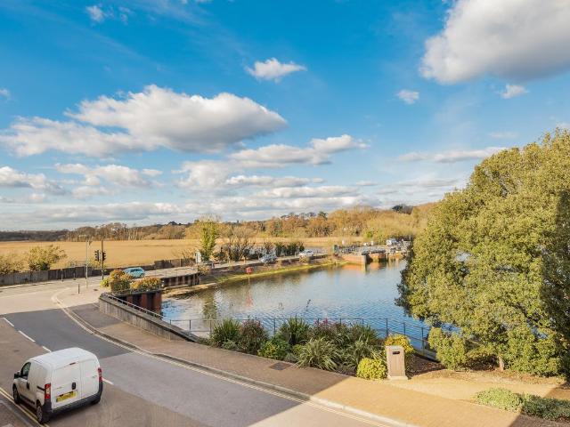 Almansa Way, Lymington SO41, 2 bed flat to rent, £1,650 pcm | PrimeLocation