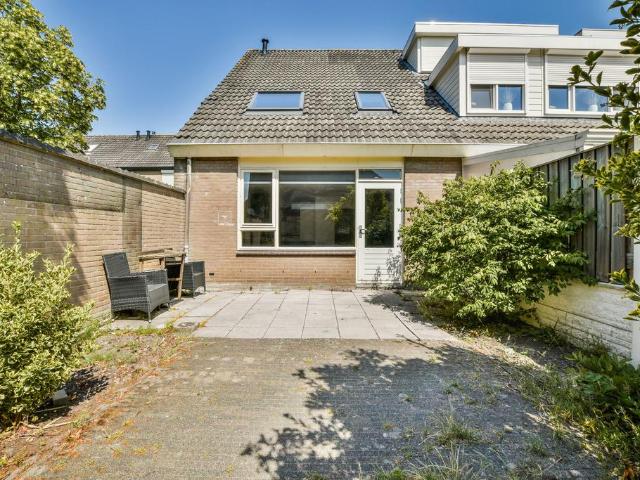 Almere – Grote Brekkenstraat 35