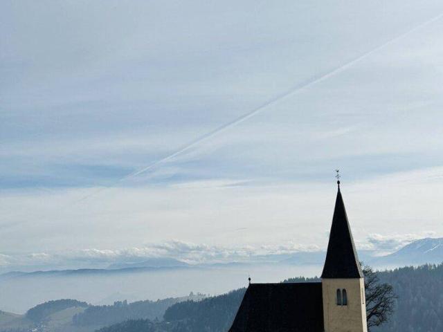 Almhaus mit Weitblick auf 1200 Seehöhe und absoluter Ruhelage zu verkaufen SONNENLAGE inkl. Sauna