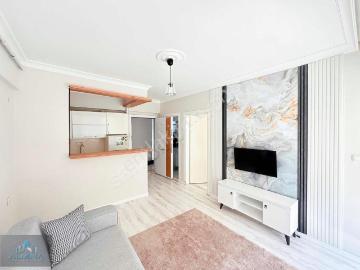 Almina'dan 1+1 Lüks Tasarımlı Geniş M2 Kiralık Daire