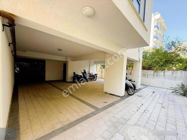 Almina'dan Aile Apartmanında Eşyasız 2+1 Kiralık Daire