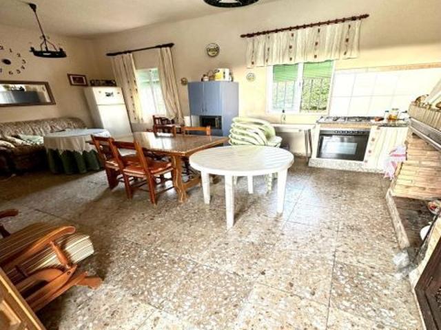 Almodóvar. Parcela de terreno de unos 1400 m con casita y piscina