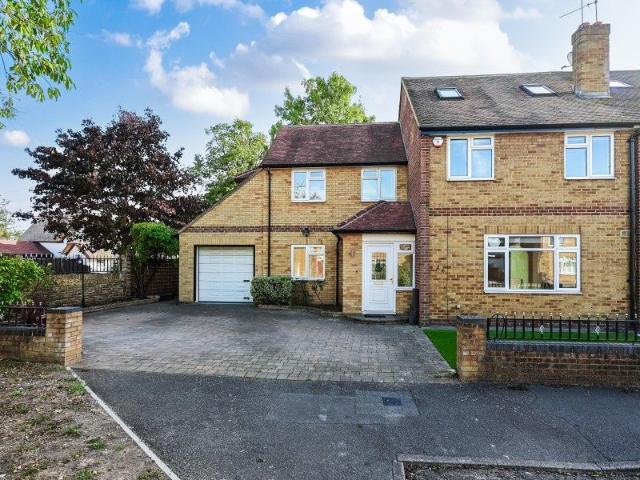 Almond Close, Shepperton TW17, 5 bed semi detached house to rent, £2,750 pcm | PrimeLocation