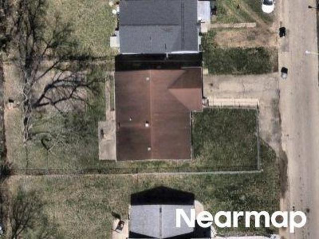 Almond Ave
