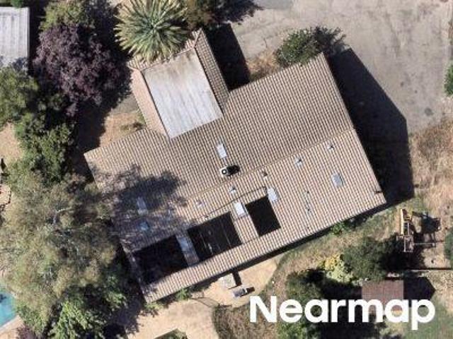 Almond Ave
