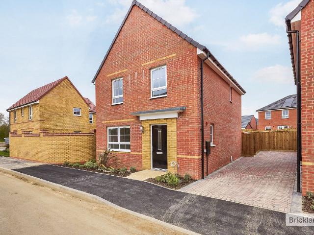 Almond Avenue, Peterborough PE7, 4 bed property to rent, £1,750 pcm | PrimeLocation