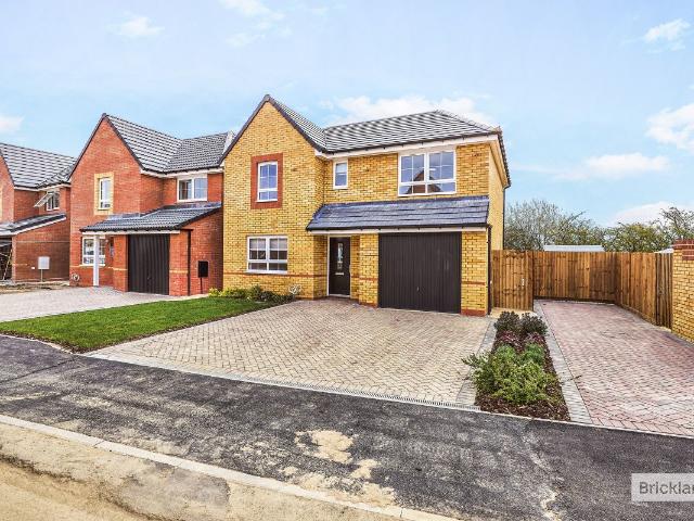 Almond Avenue, Peterborough PE7, 4 bed property to rent, £1,800 pcm | PrimeLocation
