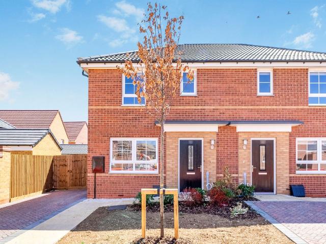 Almond Avenue, Whittlesey, Peterborough PE7, 3 bed property to rent, £1,350 pcm | PrimeLocation