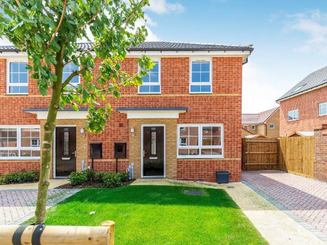 Almond Avenue, Whittlesey, Peterborough PE7, 3 bed property to rent, £1,450 pcm | PrimeLocation