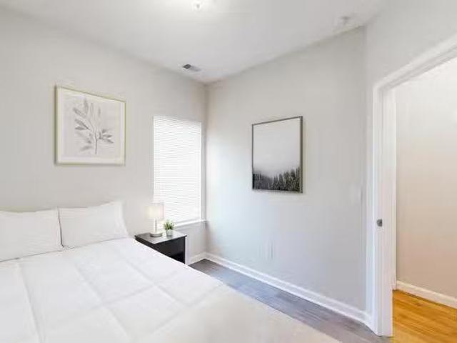 Almond Park Home, a 5 minute walk to transit stop Hollywood Rd.