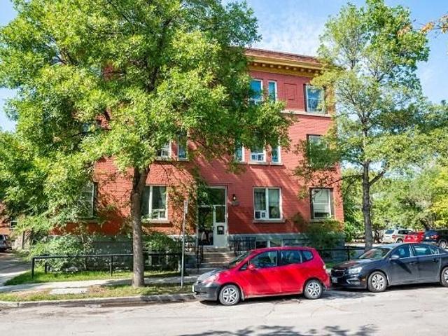 Almonte Apartments