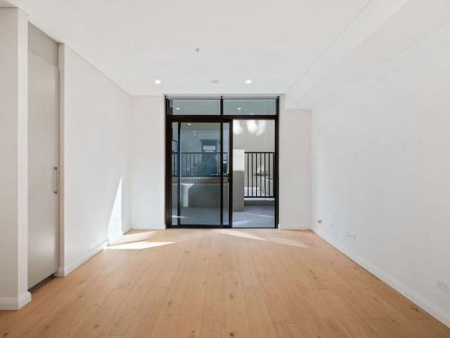 Almost brand new One Bedroom One Bathroom One Car Park with Courtyard available now!