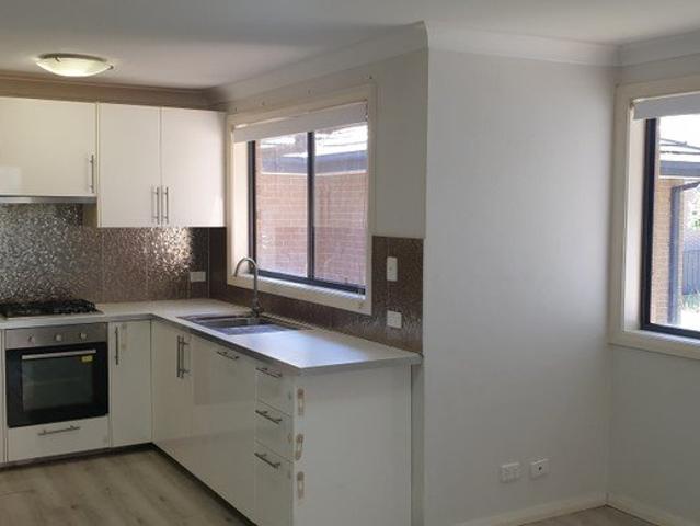 Almost new 3 bdrm 3 bthrm townhouse
