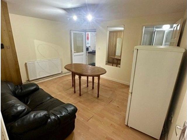 Almorah Road, Hounslow TW5, 1 bed flat to rent, £1,350 pcm | PrimeLocation
