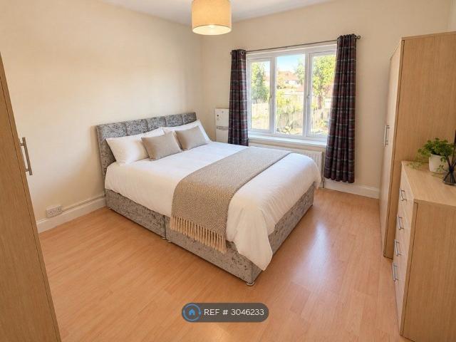 Almorah Road, Hounslow TW5, 1 bed flat to rent, £1,495 pcm | PrimeLocation