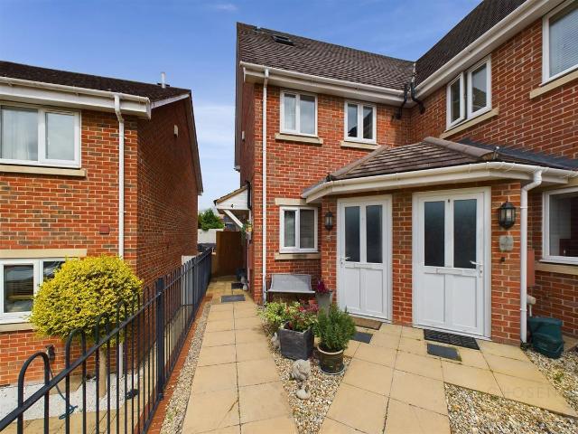 Alms Close, Churchdown GL3, 3 bed town house to rent, £1,300 pcm | PrimeLocation