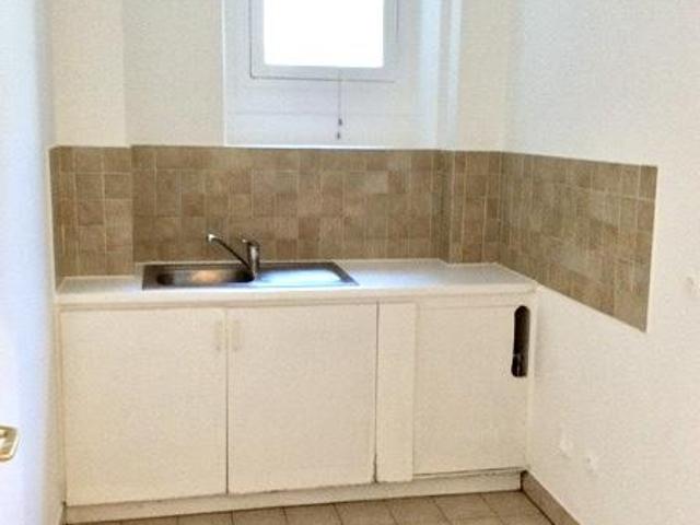 ALOUER75009 PARIS ANVERS 2P RENOVE: PARIS 9ème 75009 39.40 m² | GTF Location