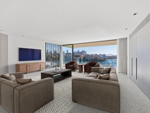 'Aloft' Luxurious Whole Floor Boutique Residence, Captivating Harbour Backdrop