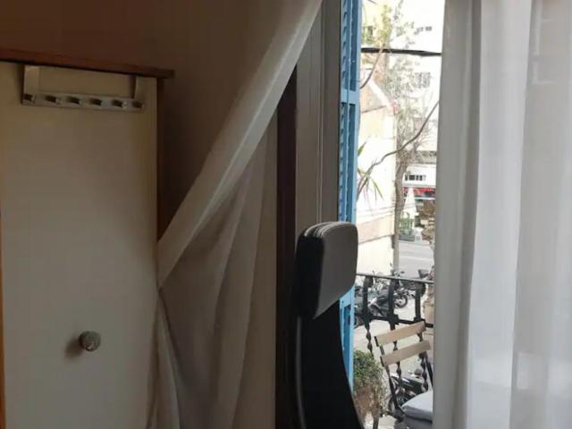 Aloha Comfortable single bedroom in proximity to UOC. Park Gúell