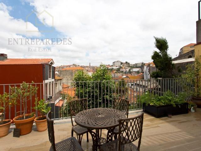 Alojamento Local | 4 estrelas | Cais de Gaia | Totalmente re. 380m² Vila nova de gaia santa marinha