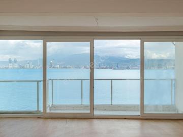 Alaybey Yalı'da Full Körfez Manzaralı Kiralık Daire