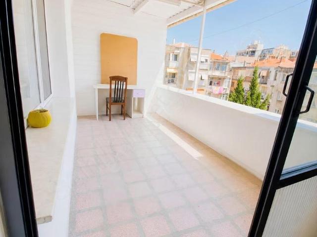 Alaybey'de 3+1 Geniş Teras Ve Balkonlu Kiralık Daire