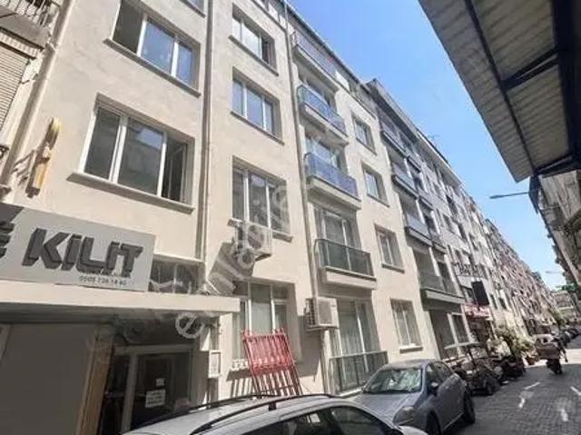 Alaybey'de Tadilatlı Satılık 2+1 Daire