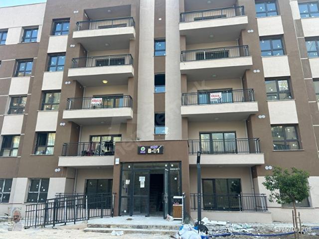 ALAZİDE KARŞILIKLI AYNI KATTA 2 DAİRE 3+1 ÖN CEPHE
