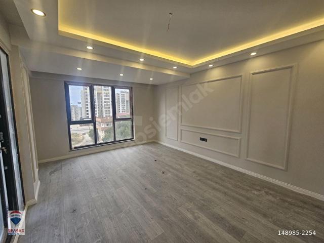 ALAÇAM CADDESİNE YAKIN LÜX MANZARALI 2+1 SIFIR DAİRE