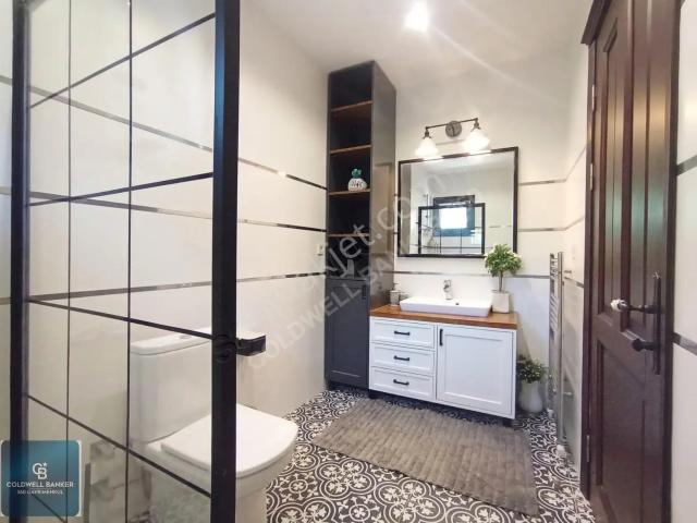 Alaçatı Göbene 717 M² Arsa İçinde Havuzlu Müstakil Villa
