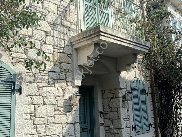 Alaçatı Gayrimenkulden Alaçatı Merkezde Kış Sezonu İçin Kiralık Villa