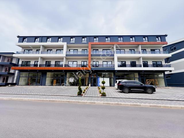 Alaçatı'dan Bulvar Yakını/ Geniş/modern/satılık 1+1 Daire