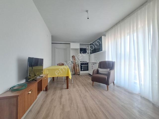 Alaçatı'dan Bulvara Yakın 1+1 Eşyalı Kiralık Daire