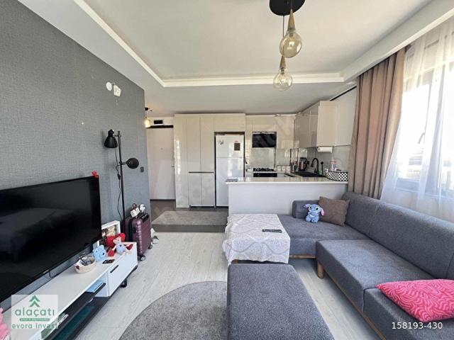 'alaçatı'dan EŞYALI ARAKAT LÜKS 1+1 DAİRE