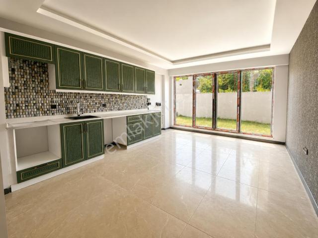 Alaçatıdan İncek Kızılcaşarda Bahçe Kullanımlı Satılık 1+1 Daire