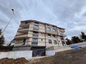 Alaçatı'dan İncek'te Bulvara Yakın Anahtar Teslim Yüksek Giriş