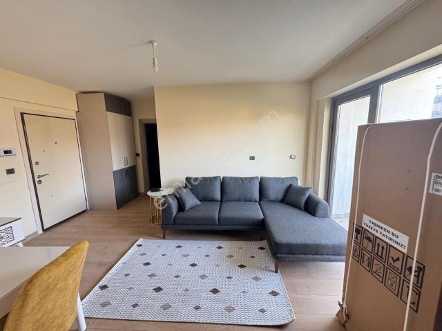 Alaçatıdan İncekte İki Bloklu Site/iskanlı/bulvarda Kiralık 1+1