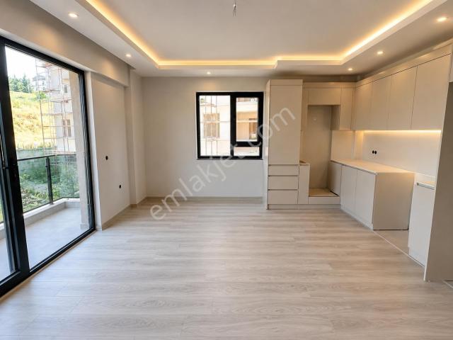 Alaçatıdan Kızılcaşarda/yerden Isıtmalı/eşyalı/satılık 1+1